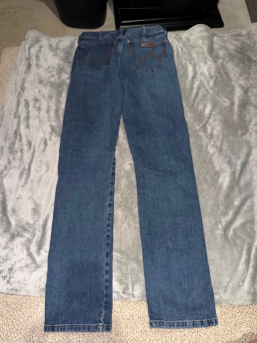 Wrangler Men’s Slim Straight Jeans in Blue Denim